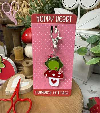 Primrose Cottage Scissor Fob - Hoppy Heart MAIN