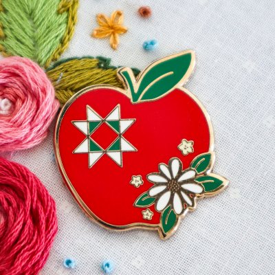 Flamingo Toes Needle Minder - Apple Picking MAIN