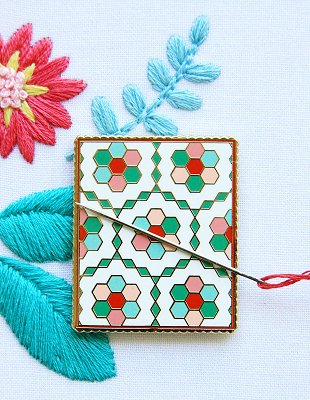 Flamingo Toes Needle Minder - Flower Garden Quilt MAIN