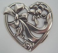 Charm Heart with Ribbons THUMBNAIL