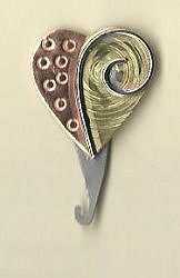 Puffin & Company Needle Threader - Heart MAIN