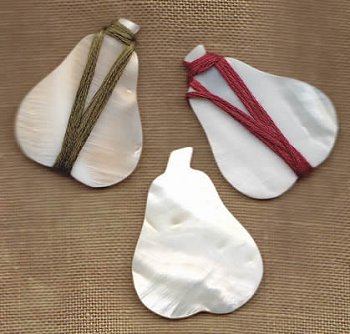 Mother of Pearl Thread Winder - Pear MAIN