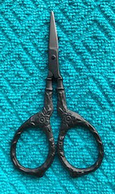 Tudor Rose Scissors - Primitive (Black) MAIN
