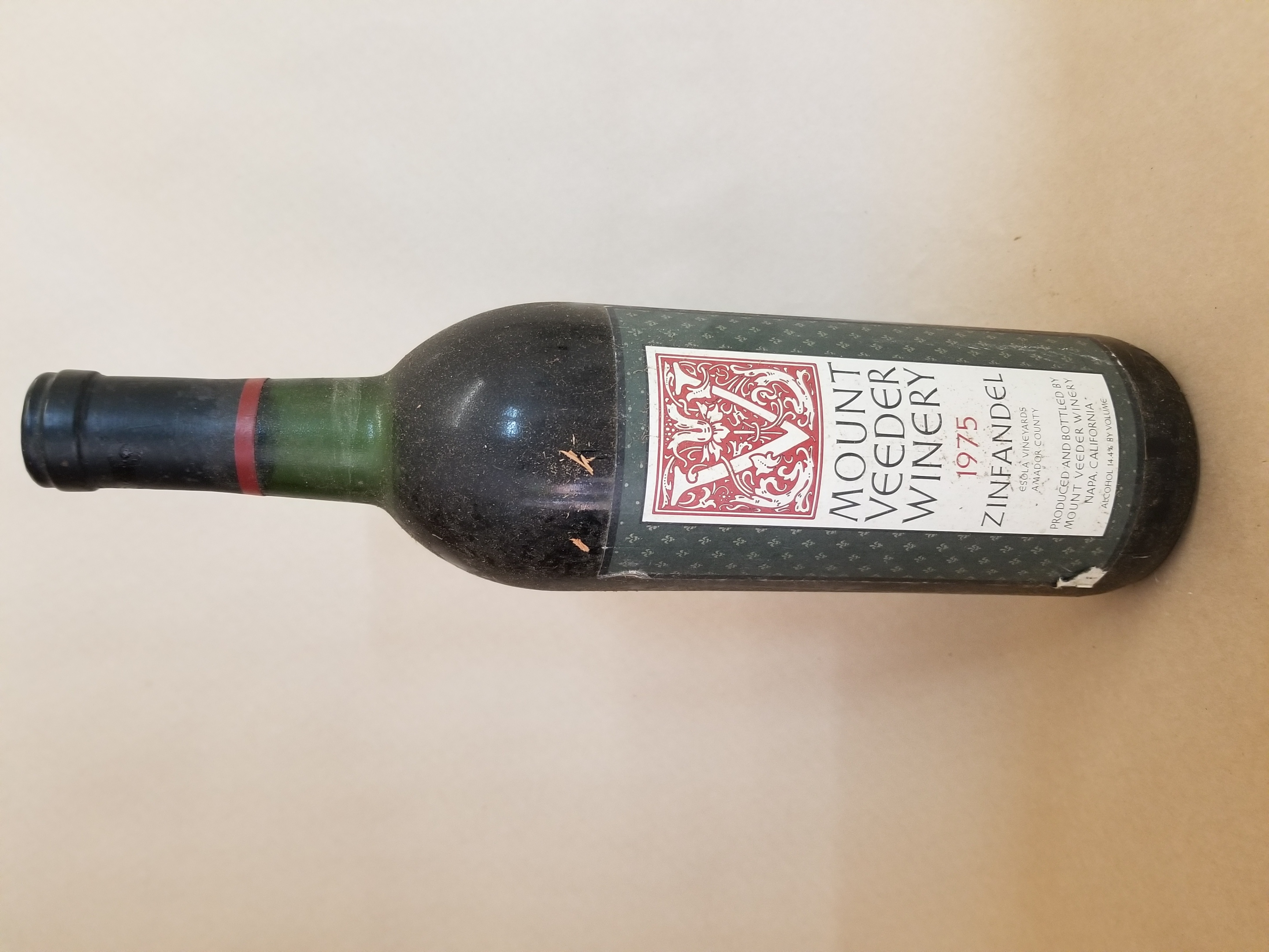Rare Wine: Mount Veeder Winery Zinfandel Napa CA (Low fill) USA 1975 THUMBNAIL