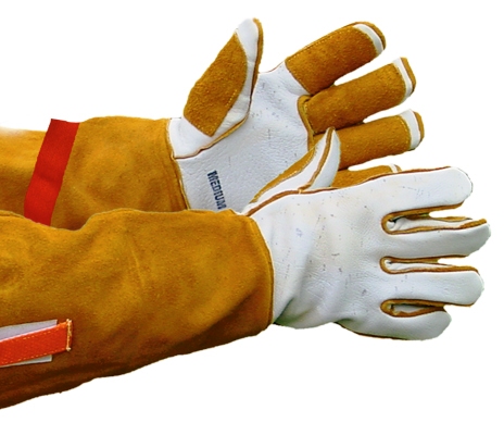 ANIMAL HANDLING GLOVES AND PROTECTIVE SLEEVES